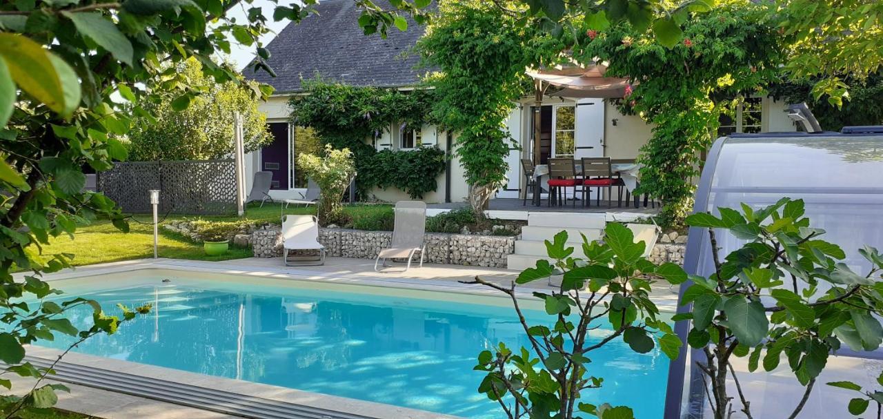 Au Coeur Du Bien-Etre, Gite Avec Piscine Chauffee Et Couverte, Spa, Sauna, Massages Monteaux Luaran gambar