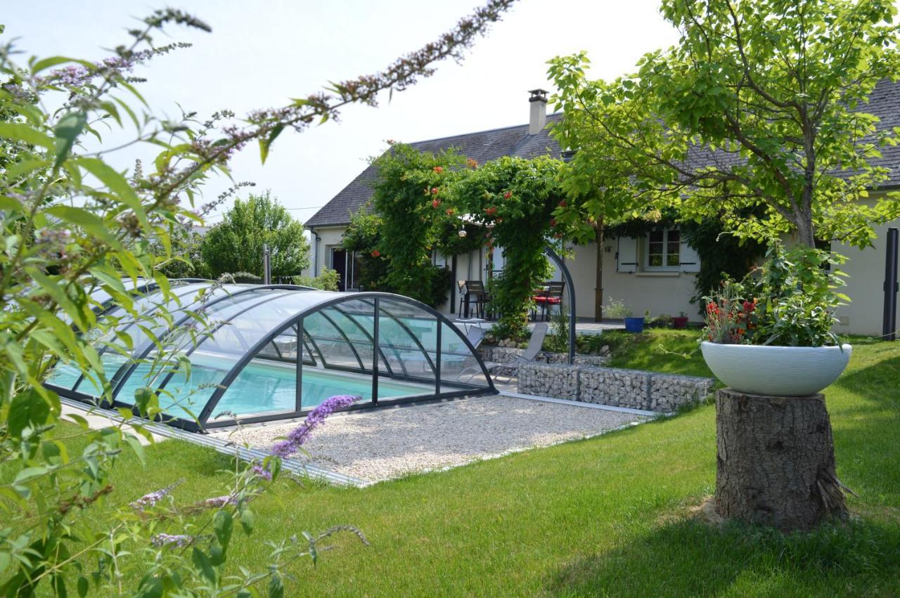 Au Coeur Du Bien-Etre, Gite Avec Piscine Chauffee Et Couverte, Spa, Sauna, Massages Monteaux Luaran gambar