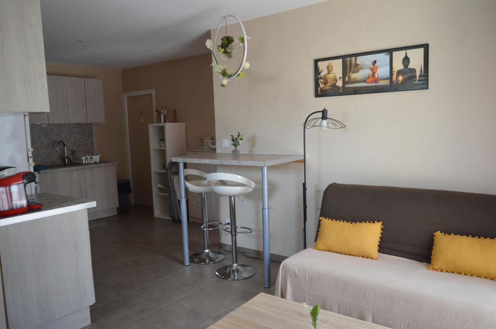 Au Coeur Du Bien-Etre, Gite Avec Piscine Chauffee Et Couverte, Spa, Sauna, Massages Monteaux Luaran gambar